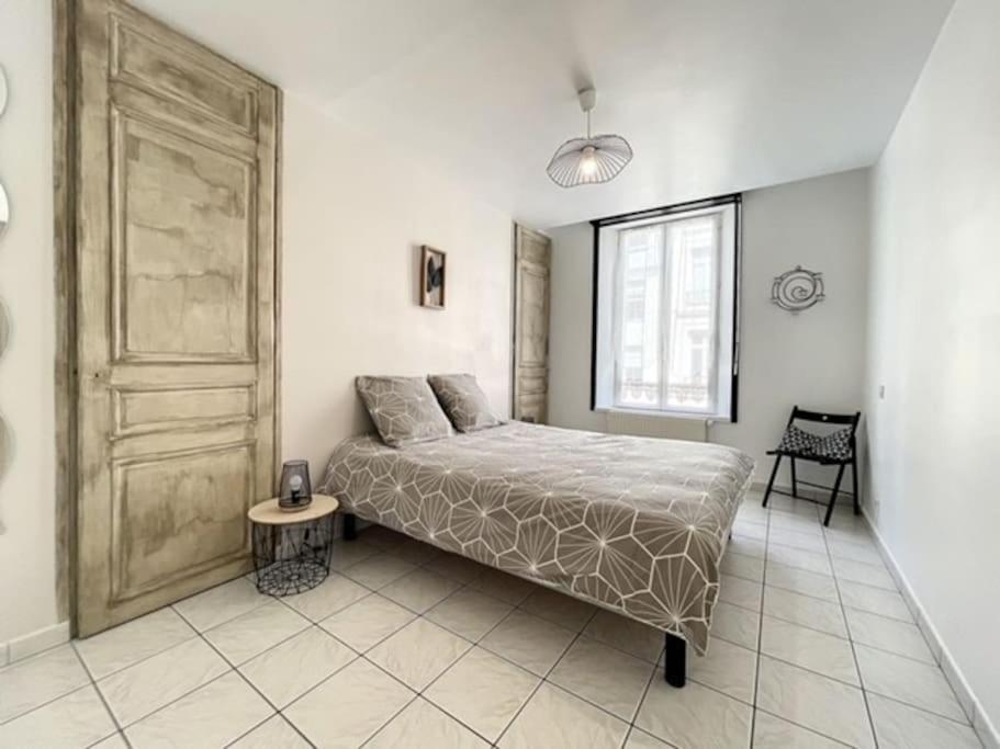 Appartement Au Coeur De Троа Екстериор снимка